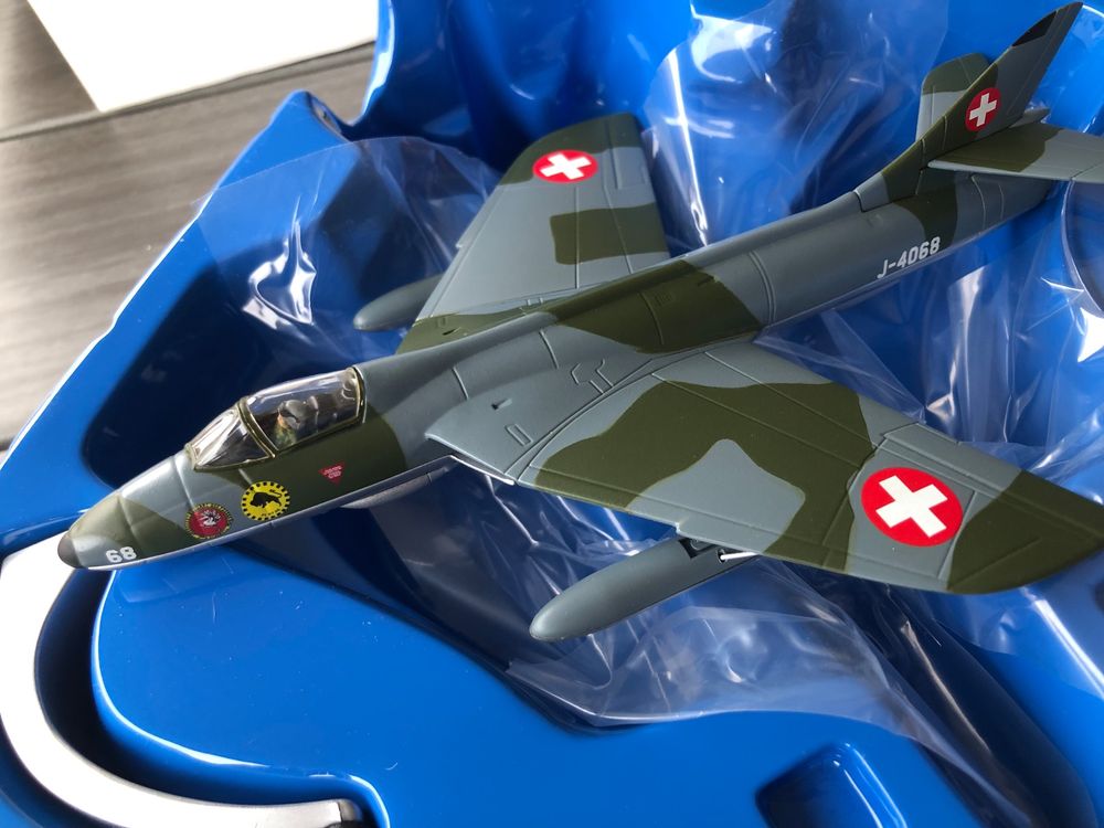 CORGI 1/72 HAWKER HUNTER MK6 4FTS 1973 – Diecast, 49803