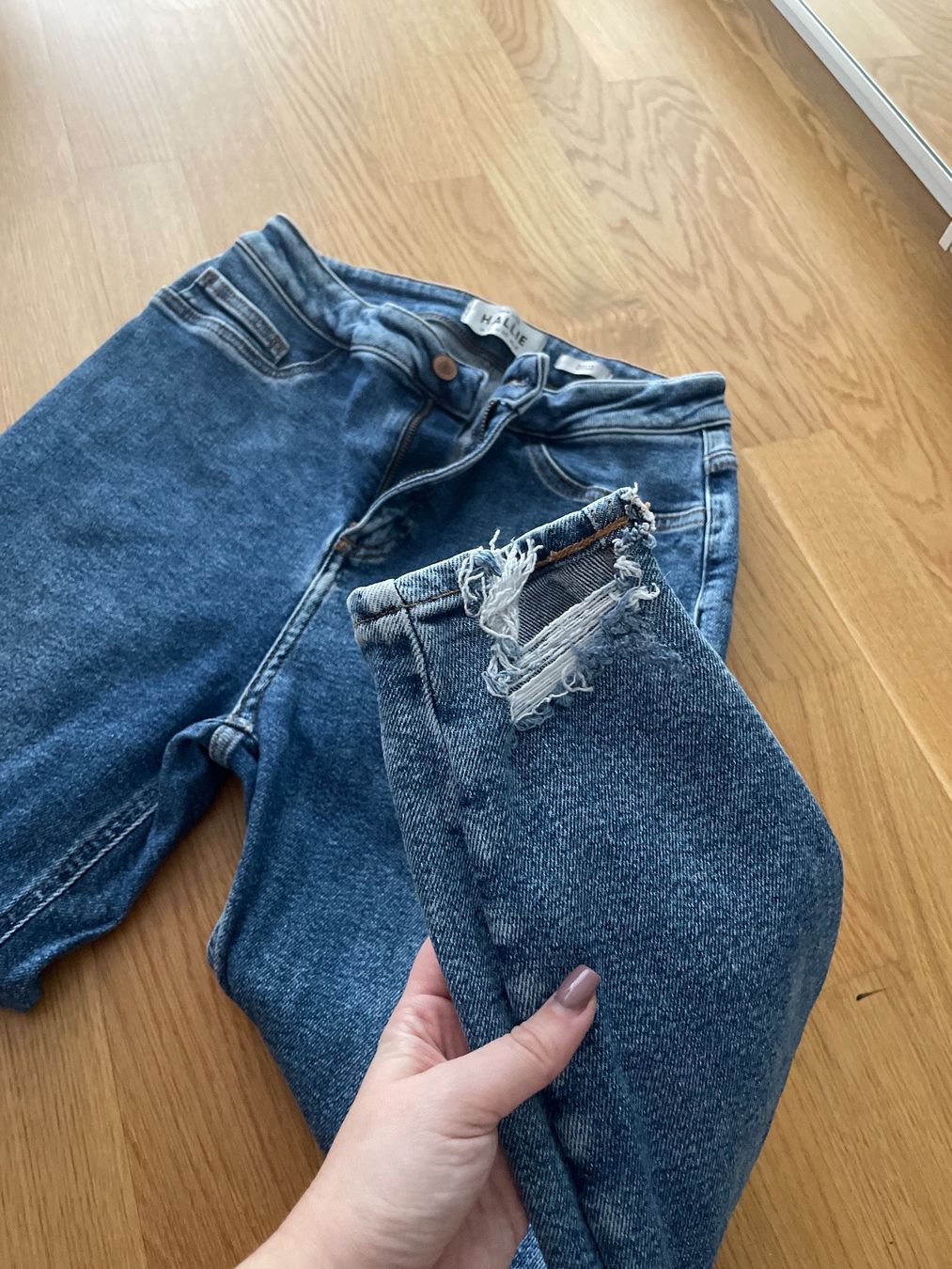 Jeans: Hallie Jeans | EU40 – Usato da Niederrohrdorf venduto da jasmiinw 1