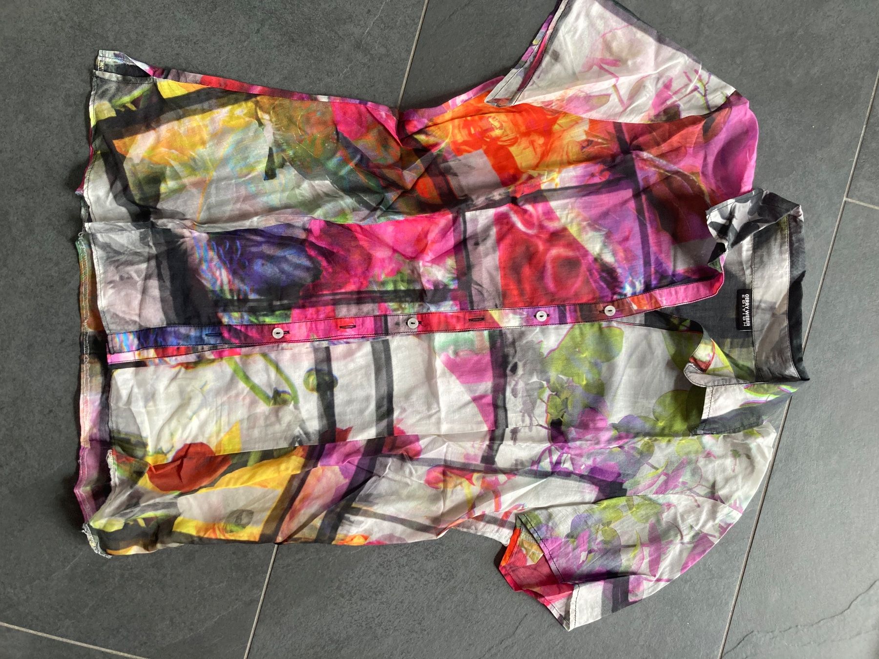 Lotti di vestiti: Kleiderpaket Damen Grösse M / 9 Teile – Usato da Laax GR venduto da Huwy01 1