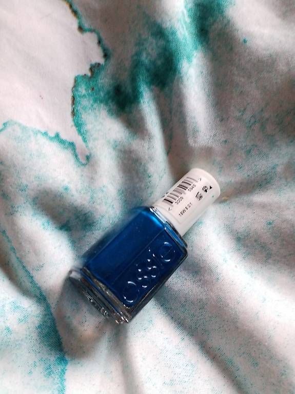 Smalto per unghie: Essie Nagellack metallic funkelndes blau – Usato da Bern venduto da Bluepop 2