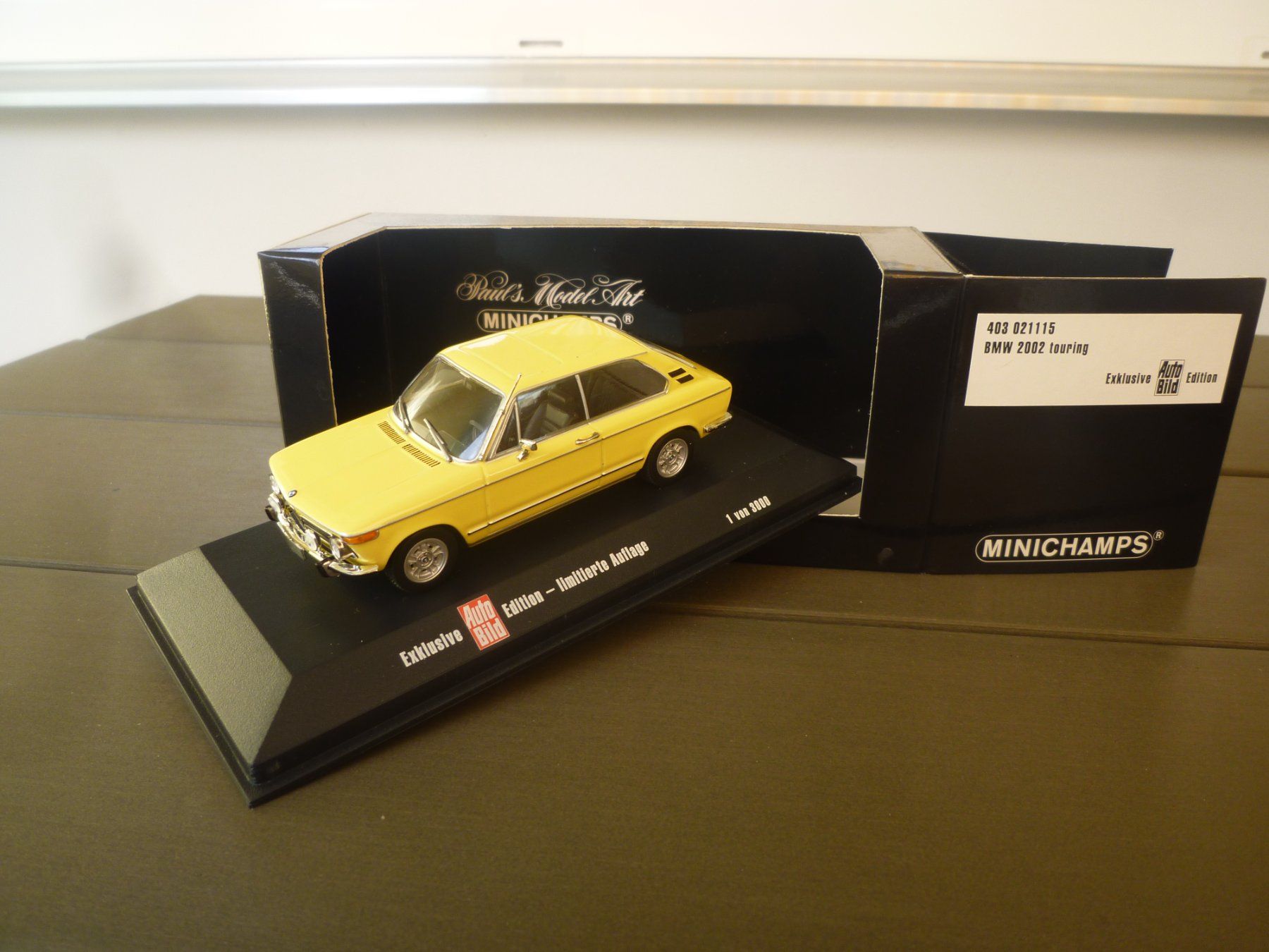 BMW Modellini d'auto: BMW 2002 touring – Nuovo e nell'imballaggio originale da Flawil venduto da Imperiosud