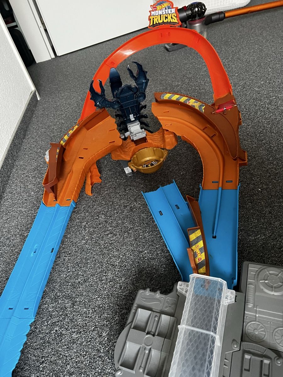Hot Wheels Giocattoli: Hotwheels Bahn neuwerig – Usato da Bottighofen venduto da fritz-81 2