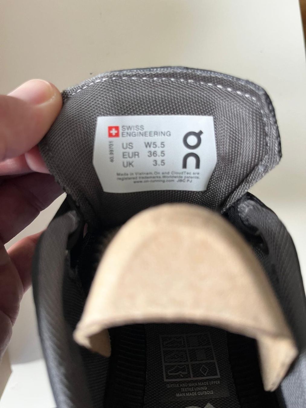 On Scarpe da donna: Neue On Laufschuhe – Nuovo e nell'imballaggio originale da Luzern venduto da fra_rq5t 1