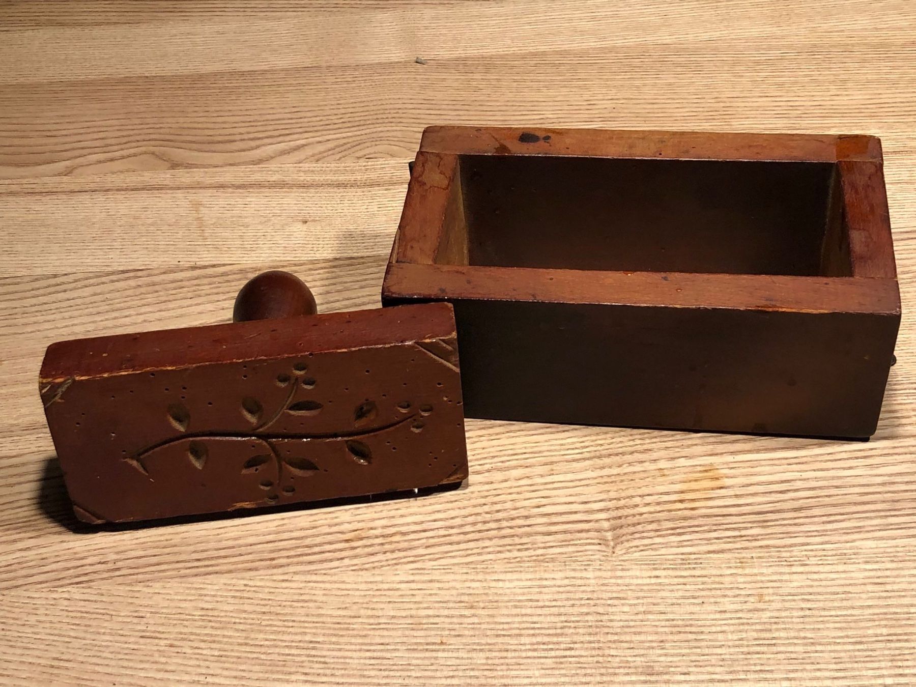 Articles en bois: Wunderschönes altes "Holzmodel" – D'occasion à Röschenz par Tashroal