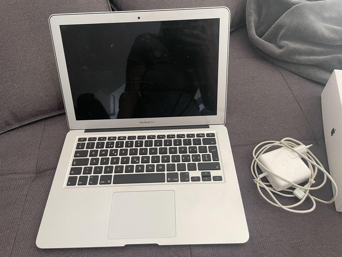 Apple Notebooks: MacBook Air 13'' – Gebraucht aus Müllheim-Dorf von Wilernaescht