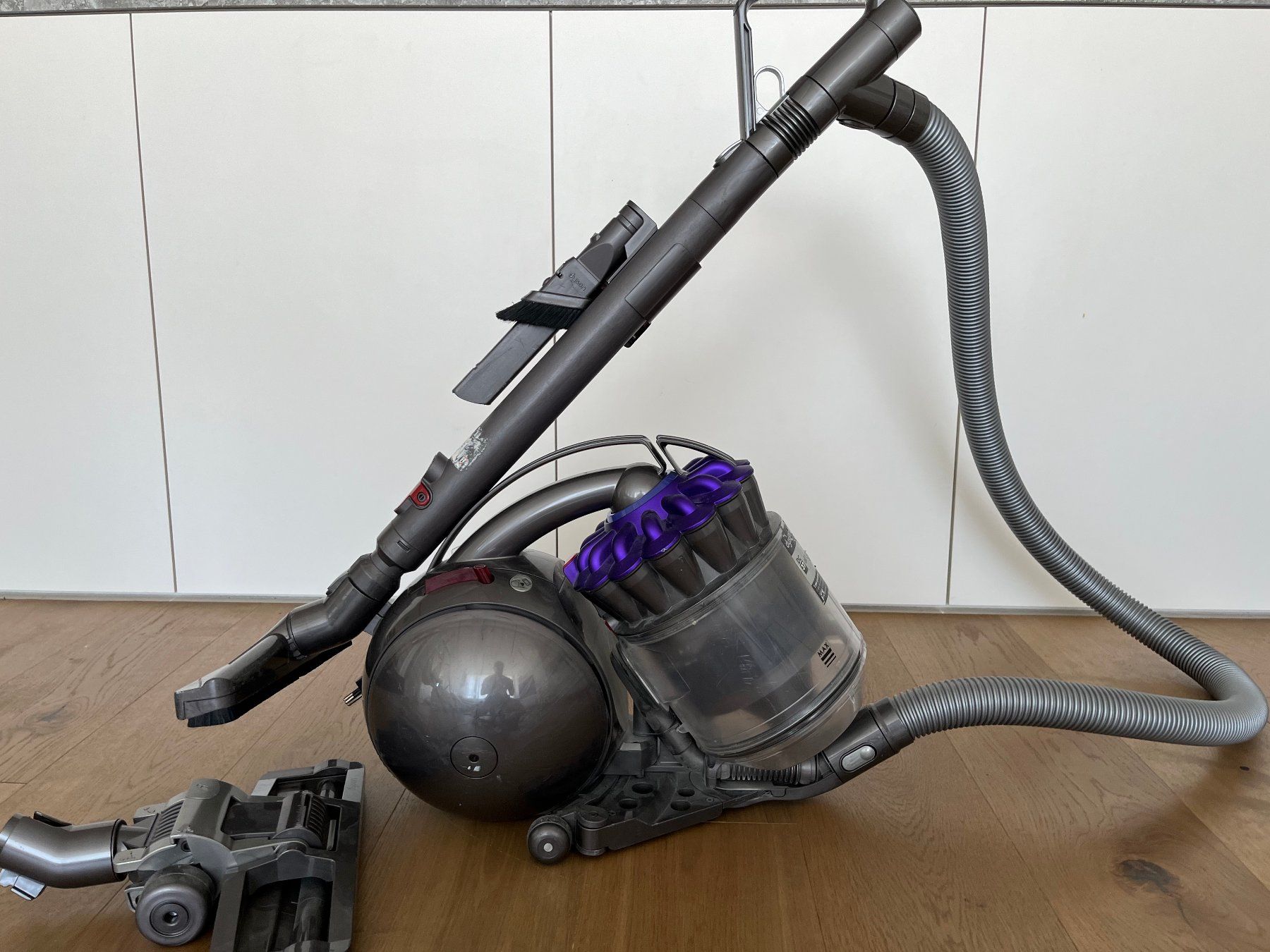 Dyson Aspirateurs & Accessoires: Dyson Ball DC 37 allergy parquet – D'occasion à Fislisbach par achermannr7981 1