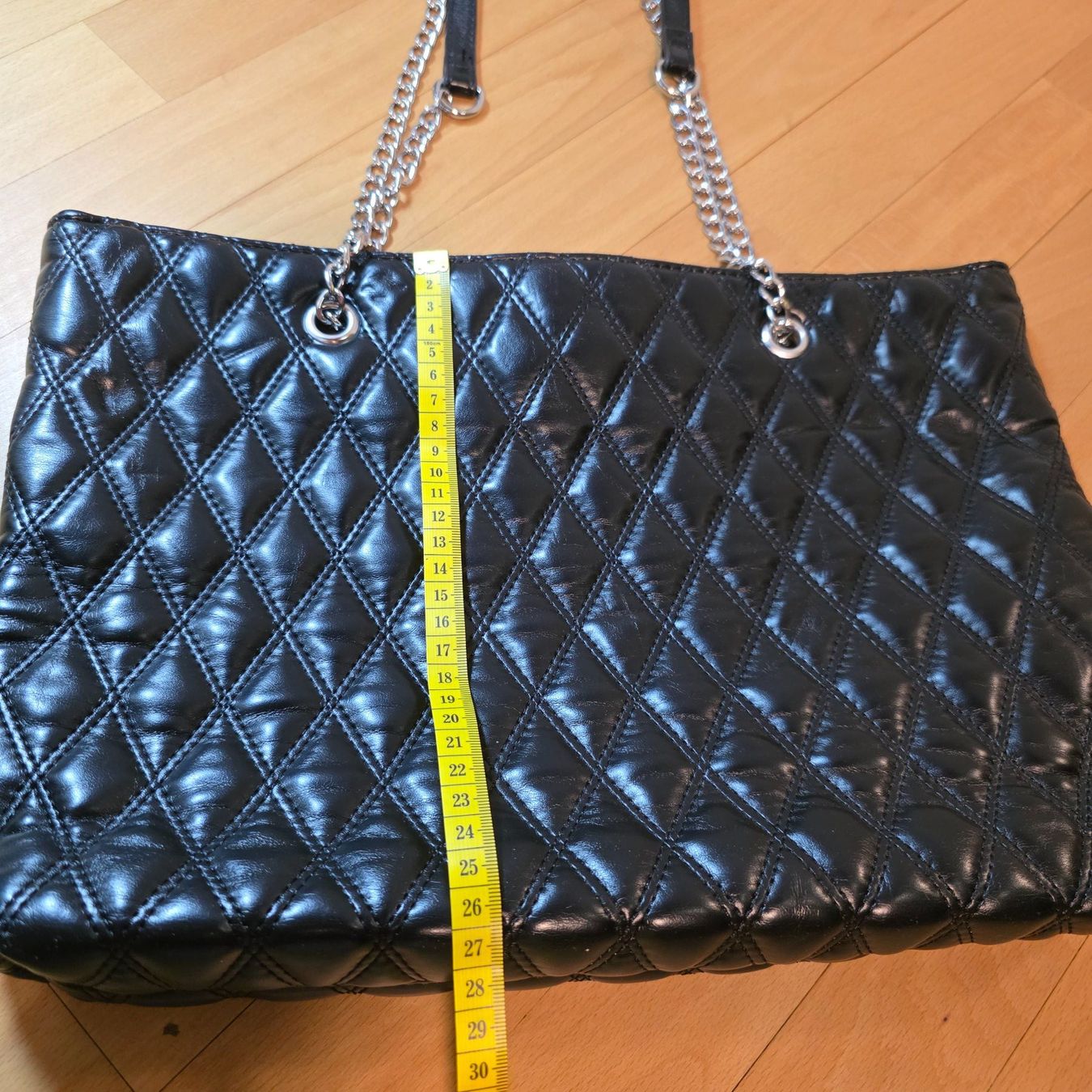 Asos Borse da donna: ASOS gesteppte schwarze Tasche mit Kette – Usato da Wald ZH venduto da CapLux 7