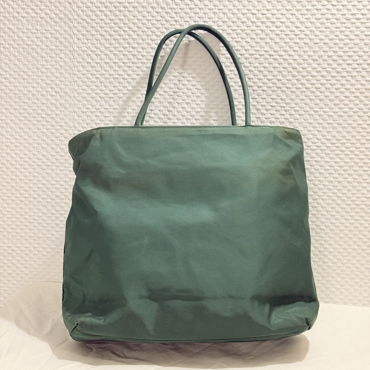 Prada Taschen: Prada Nylon Tessuto Handbag Tote – Gebraucht aus Geneve von DarlingVintage 8
