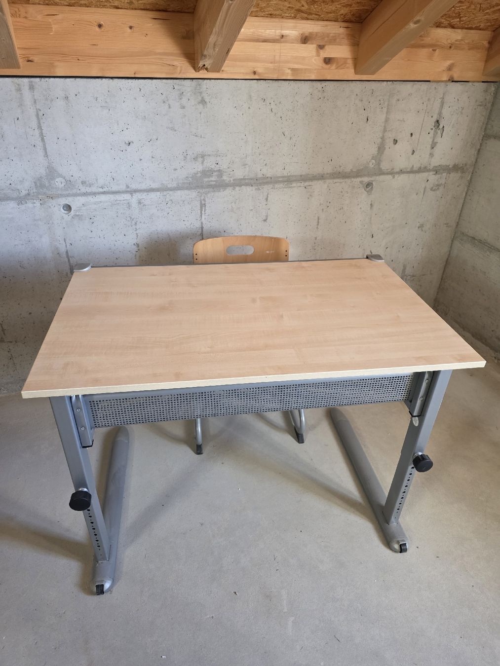 Schreibtische: bureau scolaire / Schultisch – Gebraucht aus Chevroux von giu_vmw7 5