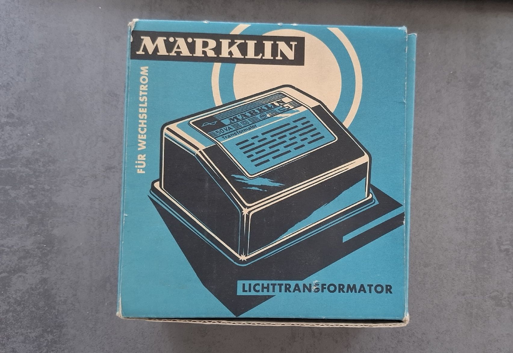 Märklin Modellini di ferrovie: Marklin Lichttransformator 50VA 6216 mit Originalkarton – Usato da Hüttikon venduto da eca_5zw9
