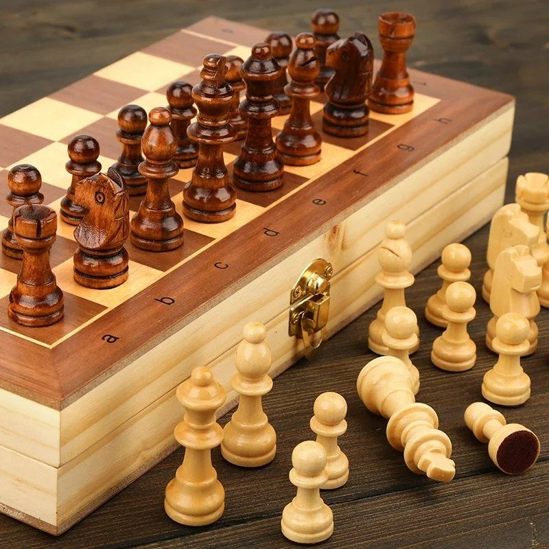 Giochi: Magnetisches hölzernes Schachspiel – Nuovo e nell'imballaggio originale da Balgach venduto da GZ-Tech