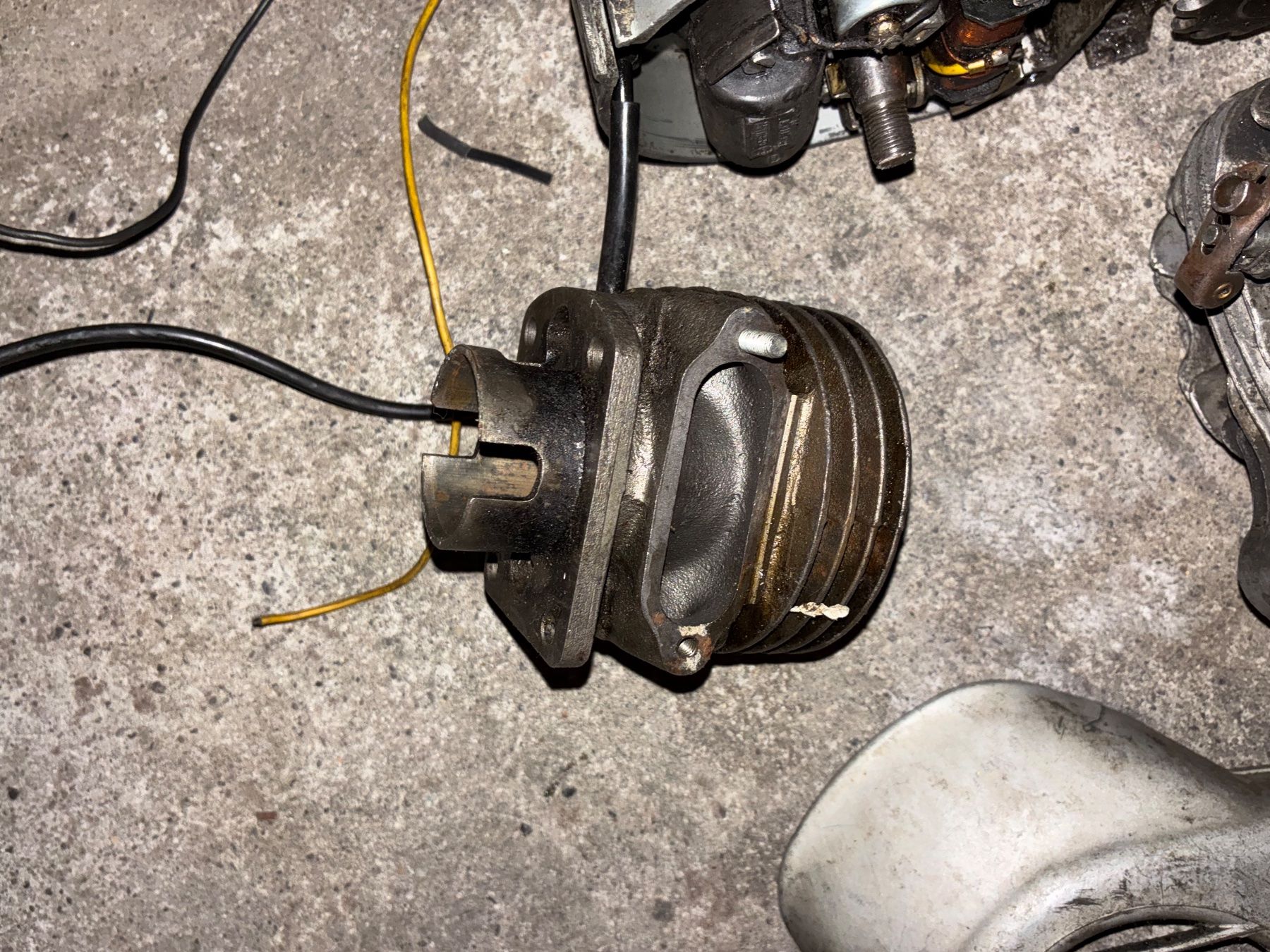 Sachs Motoren: Sachs 502 Motorteile – Defekt aus Fällanden von Aguzzi 2