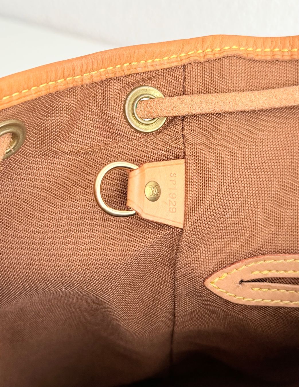 Louis Vuitton Zaini: Louis Vuitton Montsouris MM – Usato da Reinach AG venduto da gab_8s7m 9