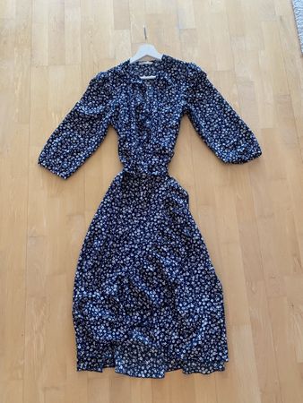 Damen Kleid geblümt Grösse 34 guter Zustand