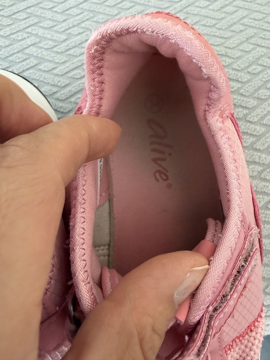 Scarpe per ragazze: Turnschuhe Hallenschuhe Grösse 34 – Usato da Ostermundigen venduto da des_t9vv 4