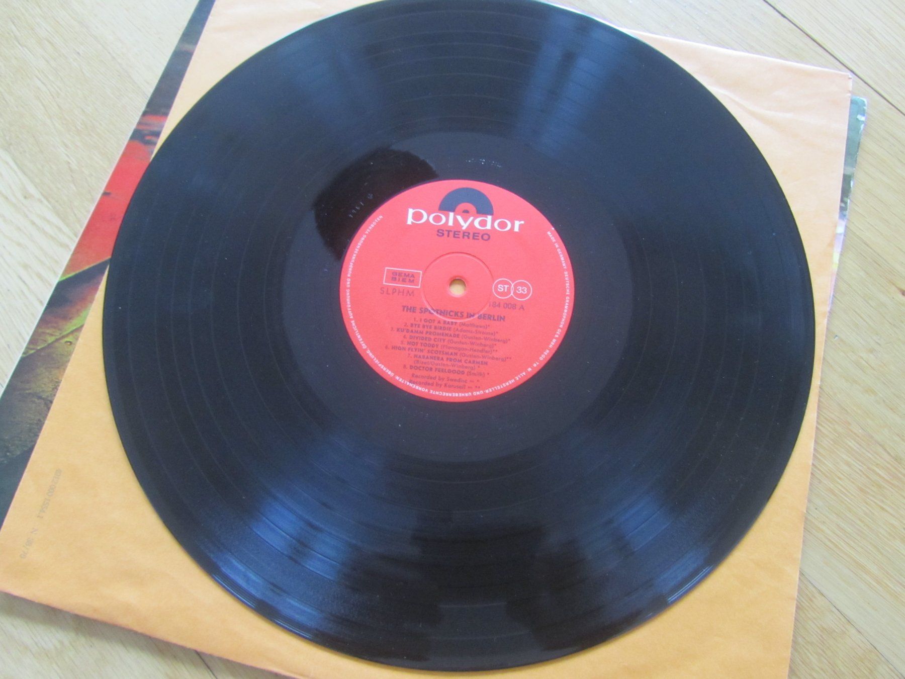 Dischi in vinile: The Spotnicks in Berlin LP Polydor Stereo – Usato da Seengen venduto da mikelele 1