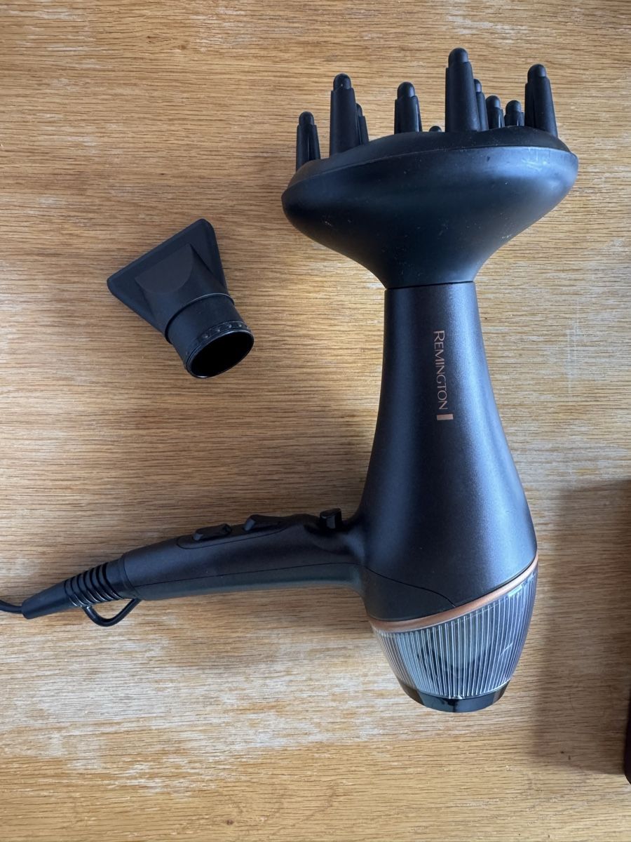 Remington Föhn: Remington Hair Dryer - Black – Gebraucht aus Zürich von seymabaskaben