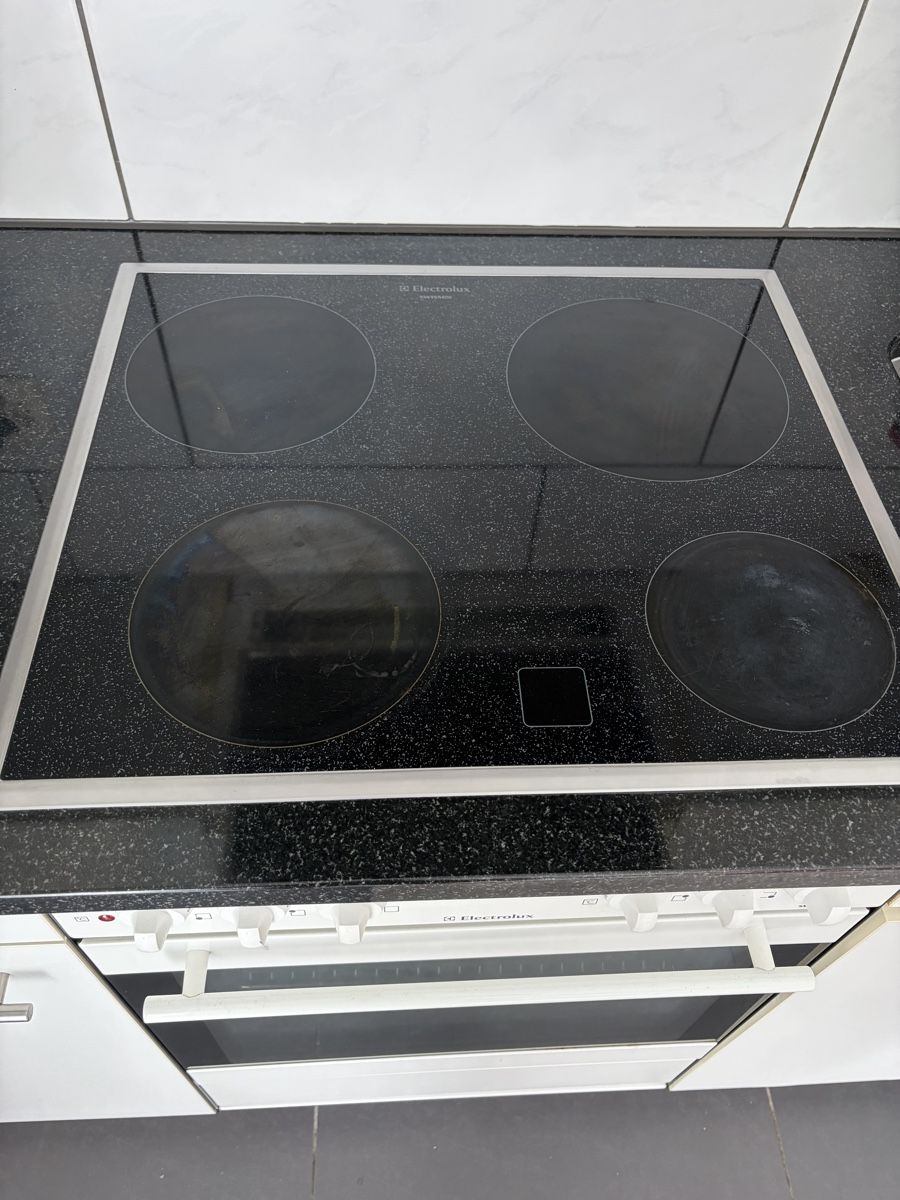 Cucine complete: Funktionstüchtige Küche mit Electrolux-Geräten – Usato da Winterthur venduto da Cky20 2