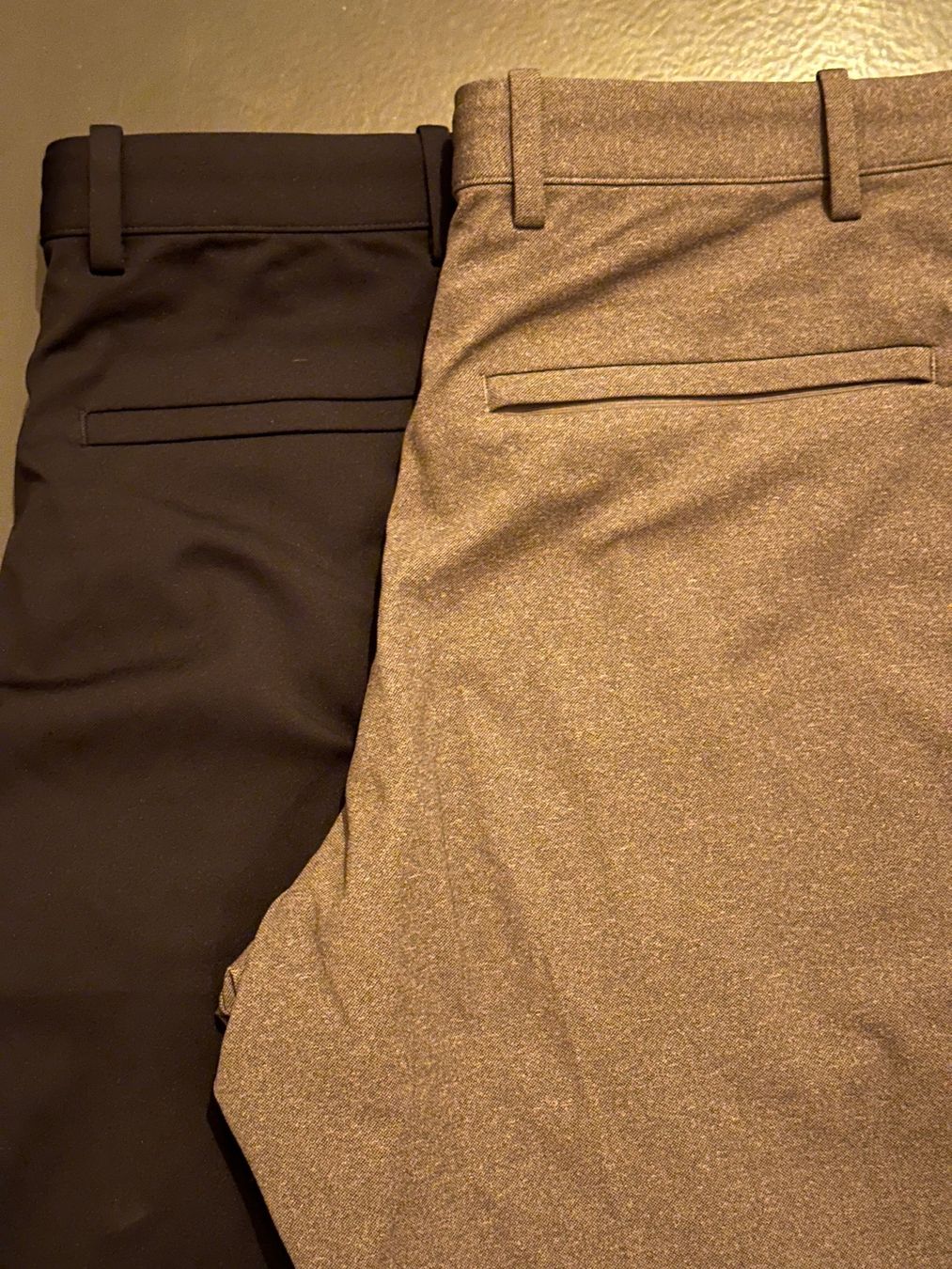 Uniqlo Pantaloni: Uniqlo Herren Hose – Nuovo e nell'imballaggio originale da Schlieren venduto da James1010 1