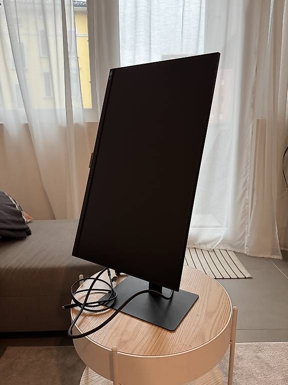 Samsung Monitor: Monitor Samsung 24" ViewFinity S6 – Usato da Bellinzona venduto da BipBipBoom 1