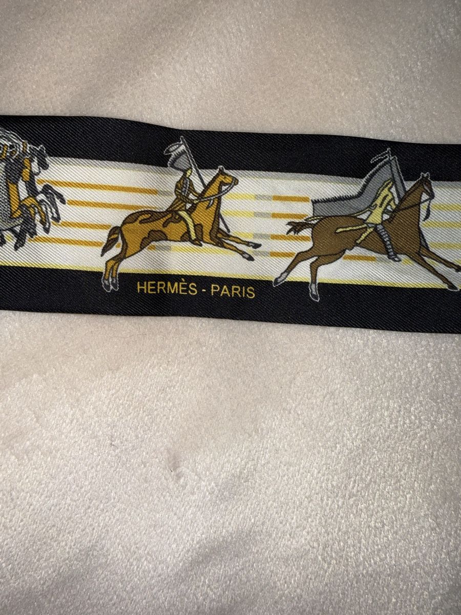 Hermès Foulards, Tücher & Schals: Foulard Twiley Hermès – Gebraucht aus Lausanne von Titivintage 1
