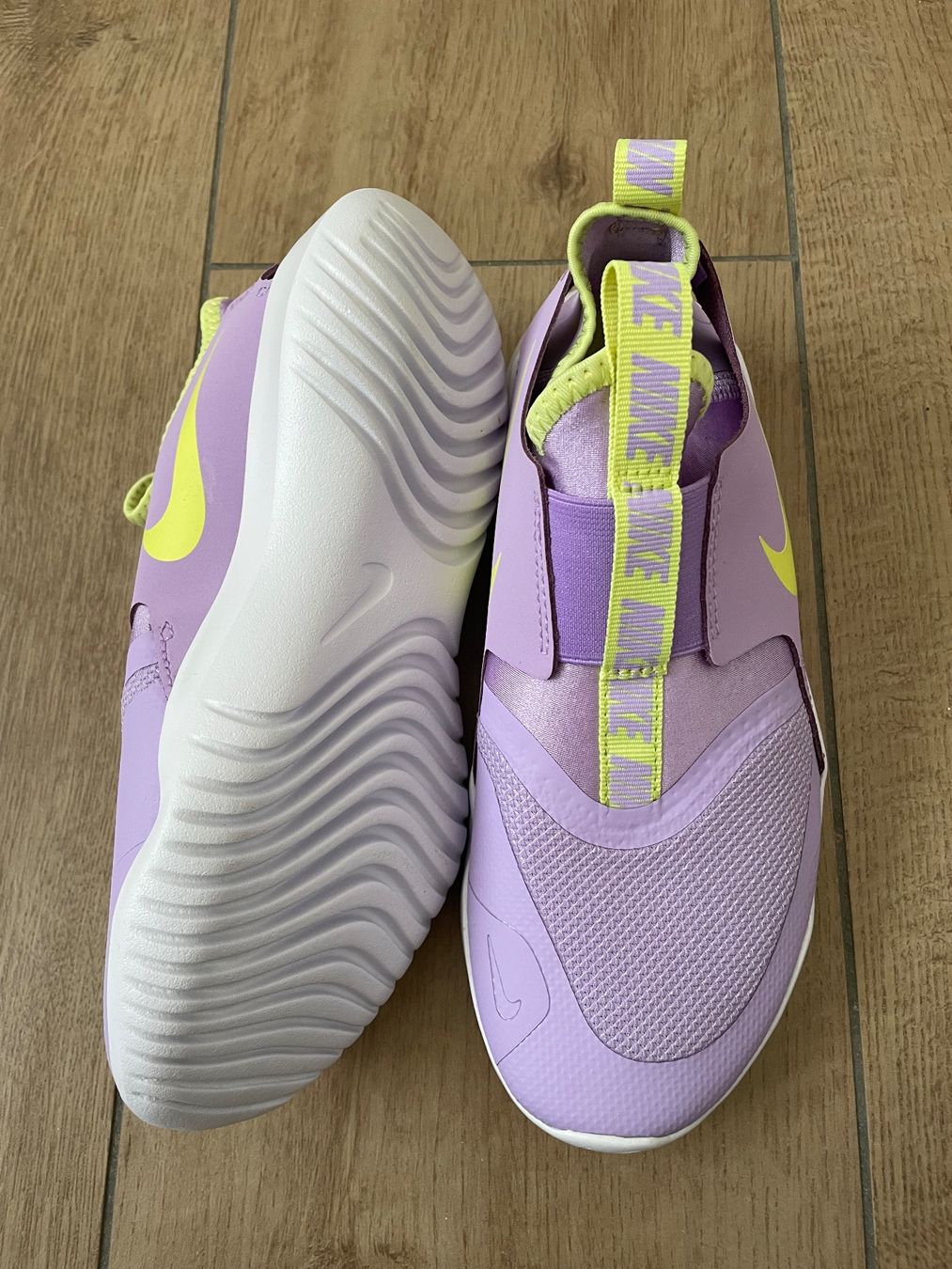 Nike Scarpe per ragazze: Nike Flex Runner (GS) Gr. 35.5 NEU – Nuovo e nell'imballaggio originale da Waltenschwil venduto da hansnine 4