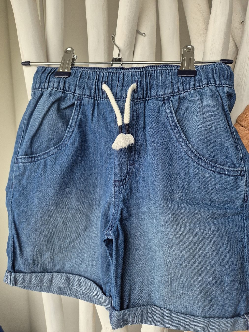 Pantaloni: Shorts Gr. 122/128, Set, Top Zustand – Usato da Zollikerberg venduto da ExcellenceInProducts 5