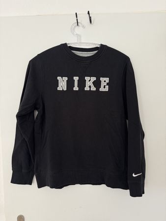 Nike schwarz pullover mit Logo Y2K Grösse XL fit L Damen