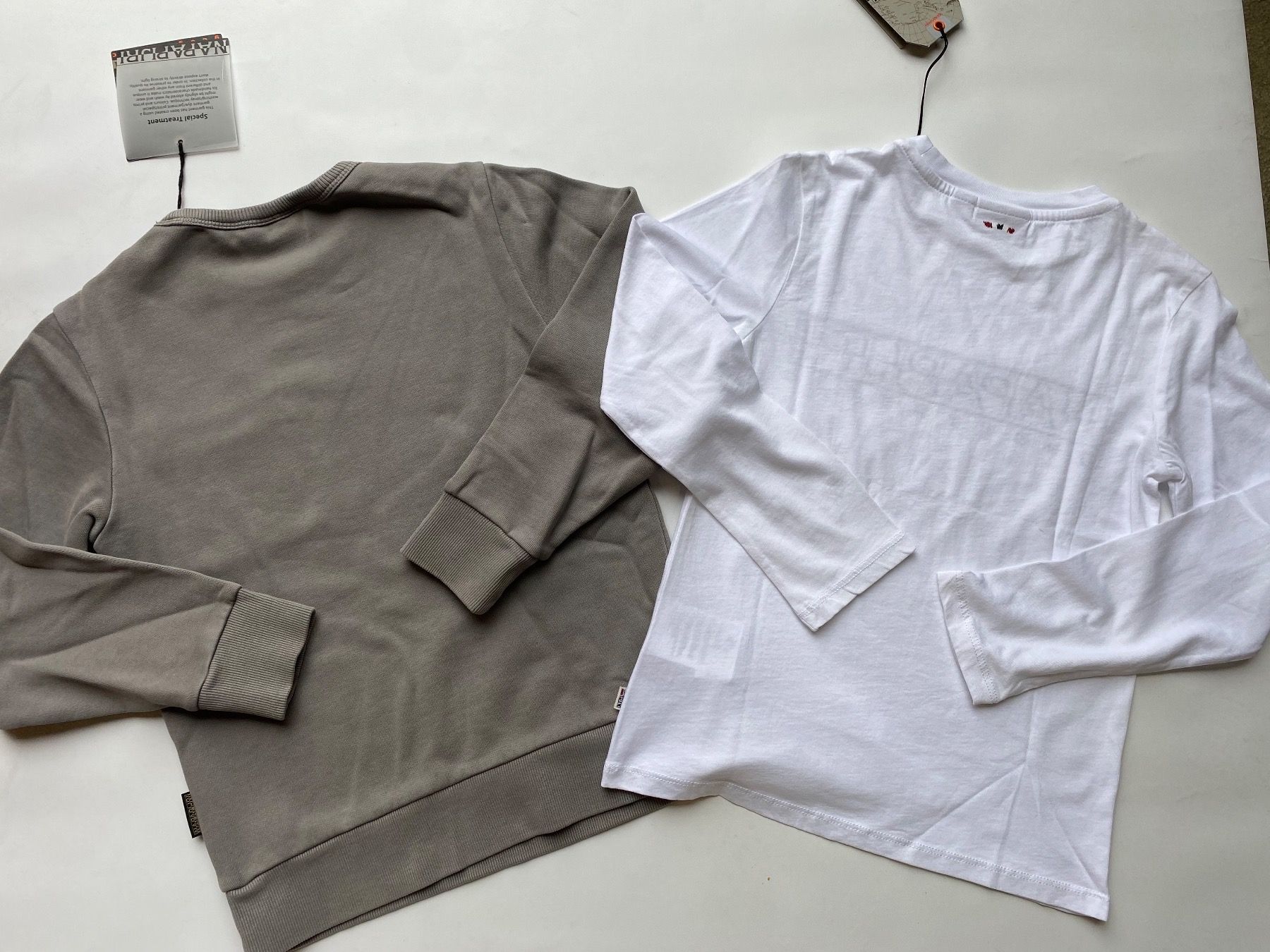 Napapijri Maglioni & Felpe: Napapijri Pull Enfants Taille 8 ans -50% – Nuovo e nell'imballaggio originale da Orbe venduto da D-stockFactory-Orbe 1