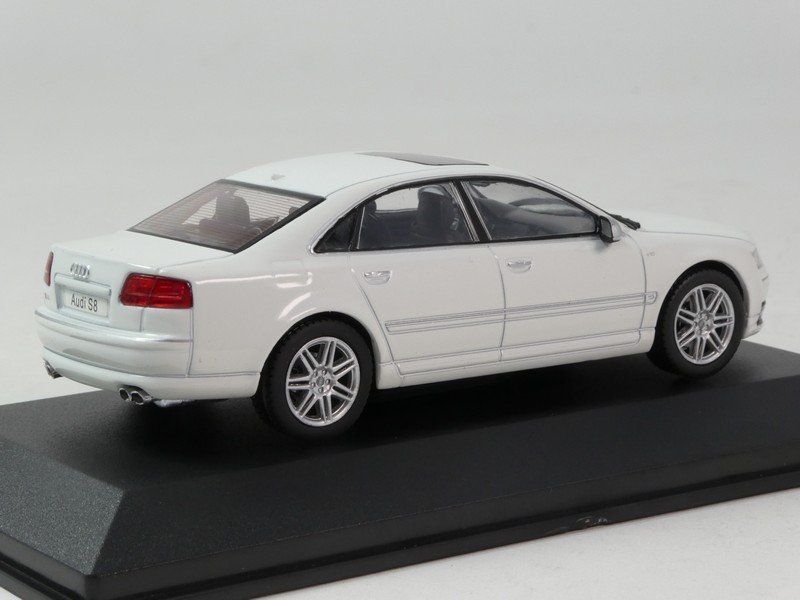 Audi Modellini d'auto: Audi S8 D3 – Nuovo e nell'imballaggio originale da Flawil venduto da Imperiosud 2