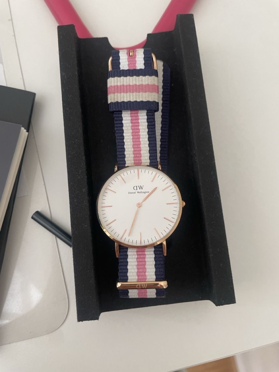 Daniel Wellington Uhren: Daniel Wellington Uhr mit Stoffarmband  – Gebraucht aus Zürich von estela22