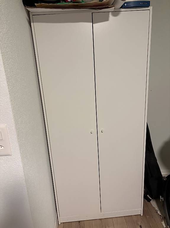 Ikea Armadi: 2-türiger Schrank – Usato da Lüterkofen venduto da Stanco19