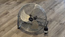 Leistungsstarker Ventilator AKAI, Chrom, guter Zustand