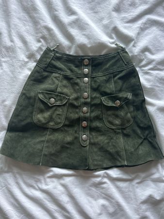 Vintage Kunstlederrock aus Paris tannengrün