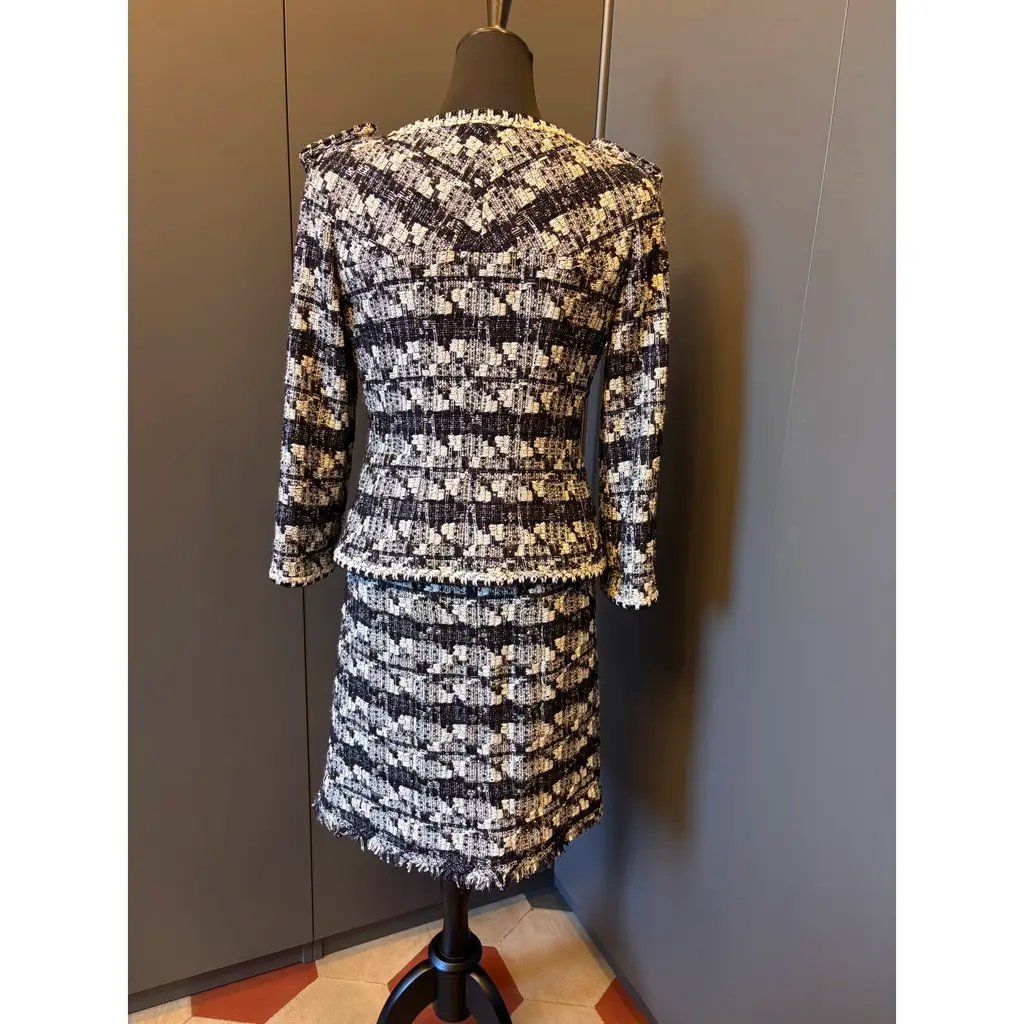 Chanel Completi & Tailleur: Chanel Blazer und Rock – Usato da Zürich venduto da menezko 1