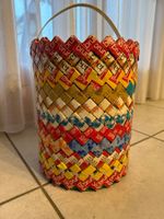 Papierkorb aus Zigarettenpackungen – echtes Sammlerstück!