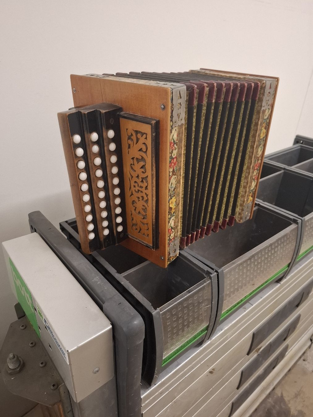 Musikinstrumente: schwyzerorgeli Ballmoss – Gebraucht aus Villeneuve von BibiVintage 2