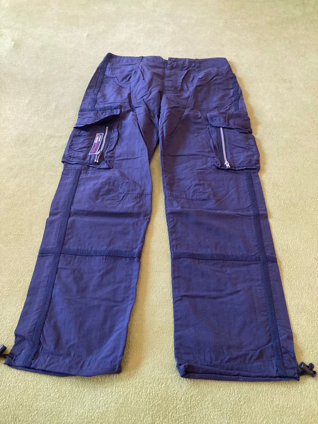 Pantaloni: 2 Sommer Freizeit-Hosen – Usato da Andeer venduto da JDOGG