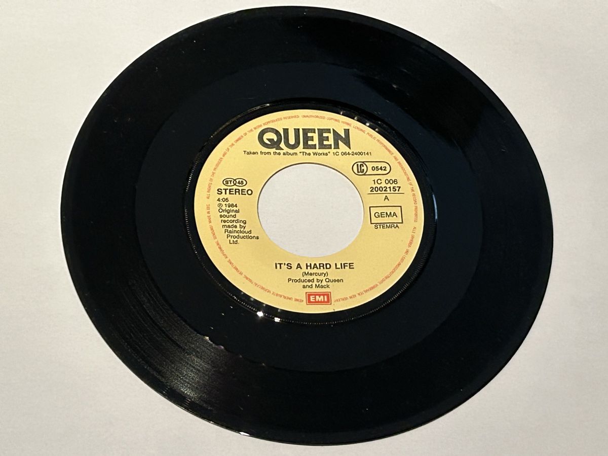 Schallplatten: Queen. 1984. it‘s A Hard Life – Gebraucht aus Faulensee von Mizuno06 2