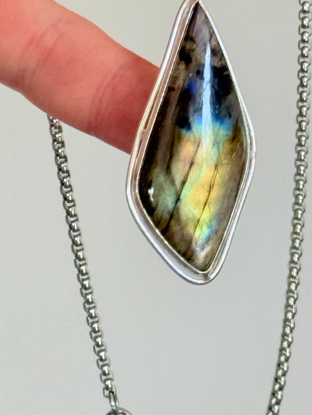 Catenine: Collier Labradorite - Élégance Naturelle ✨ – Nuovo e nell'imballaggio originale da Genève venduto da AWWA 4