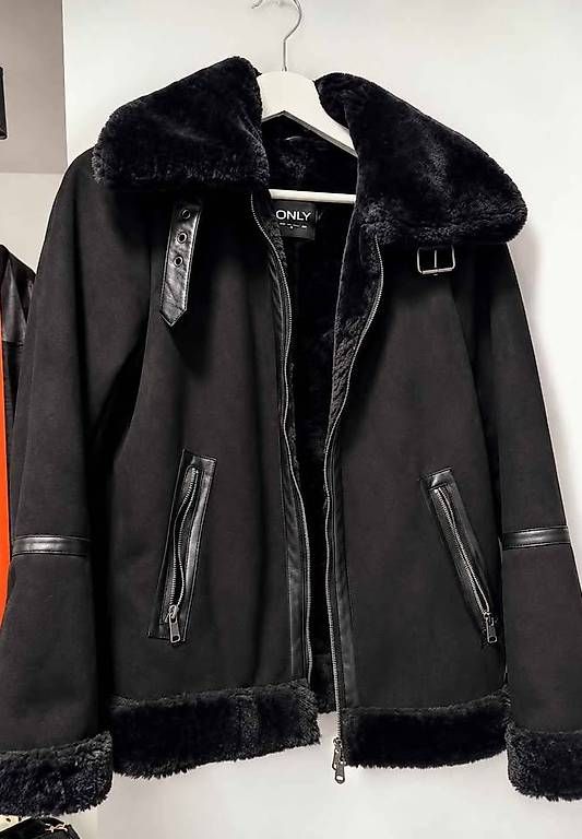 Giacche: ONLY JACKE Schwarz – Usato da Glattfelden venduto da adr_p8sq