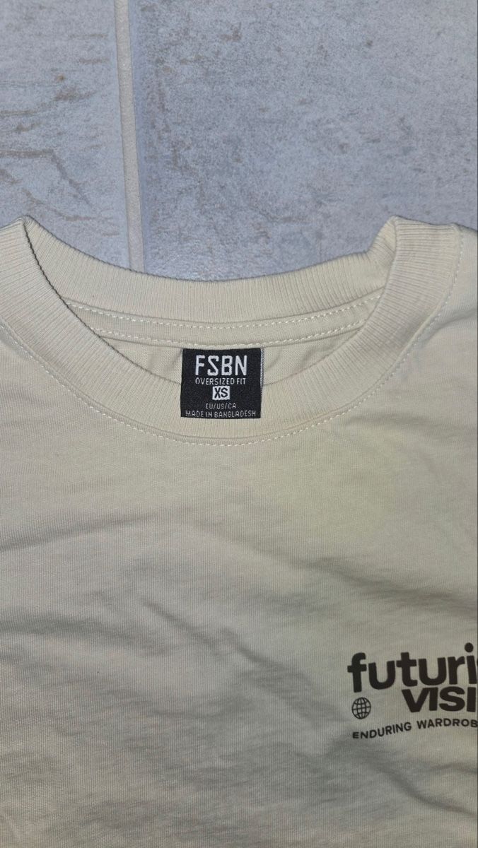 T-shirt: T-Shirt  – Nuovo (secondo la descrizione) da Wettingen venduto da JS_Collection 1