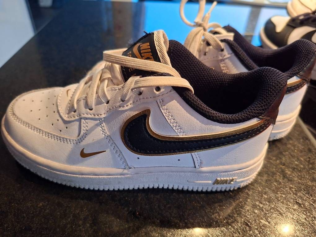 Nike Scarpe per ragazzi: Original Nike Force 1 – Nuovo (secondo la descrizione) da Emmenbrücke venduto da Ddagi