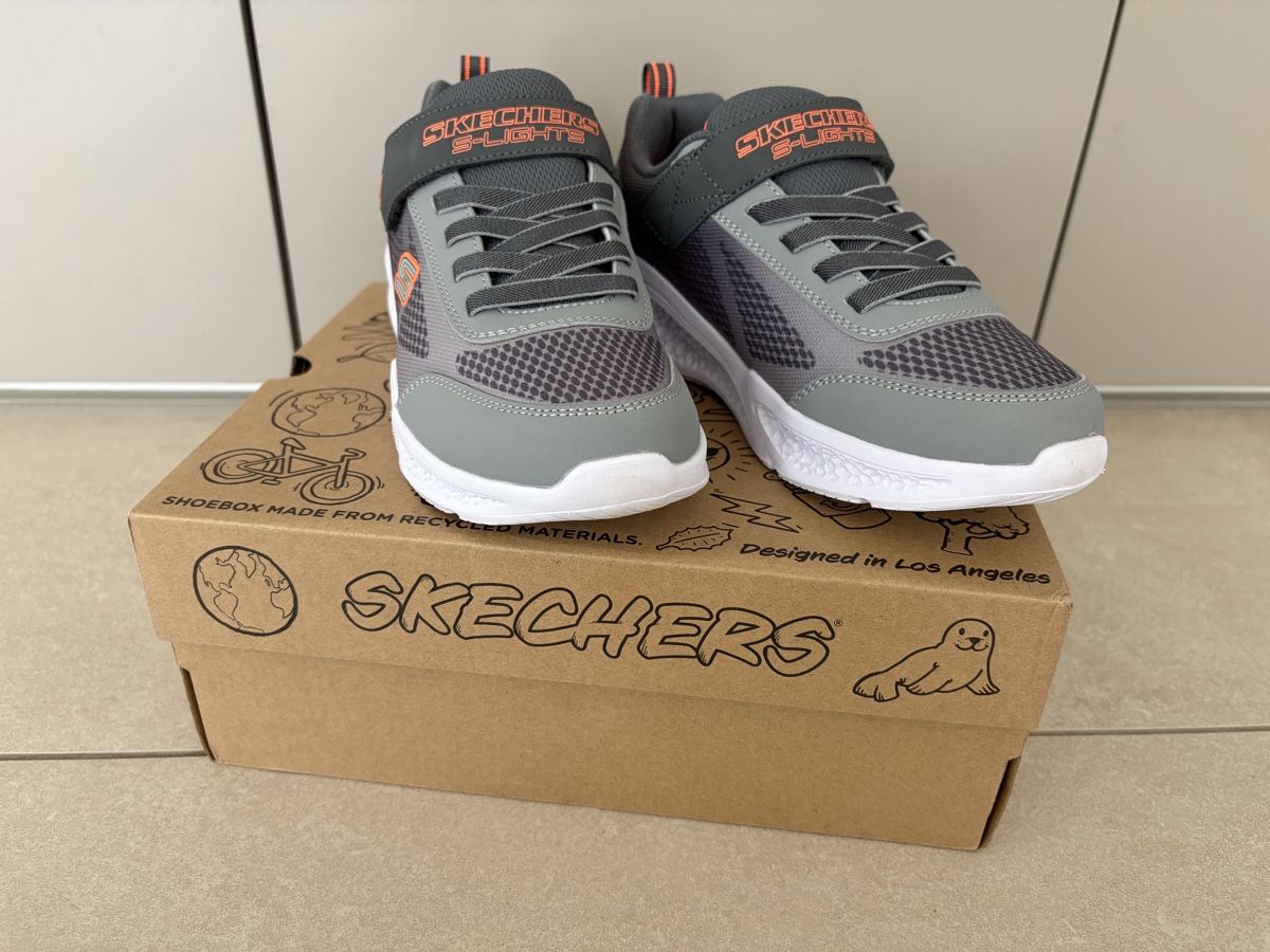Skechers Scarpe per ragazzi: Neue Skechers METEOR, Gr. 37 – Nuovo (secondo la descrizione) da Oberrüti venduto da Important 5