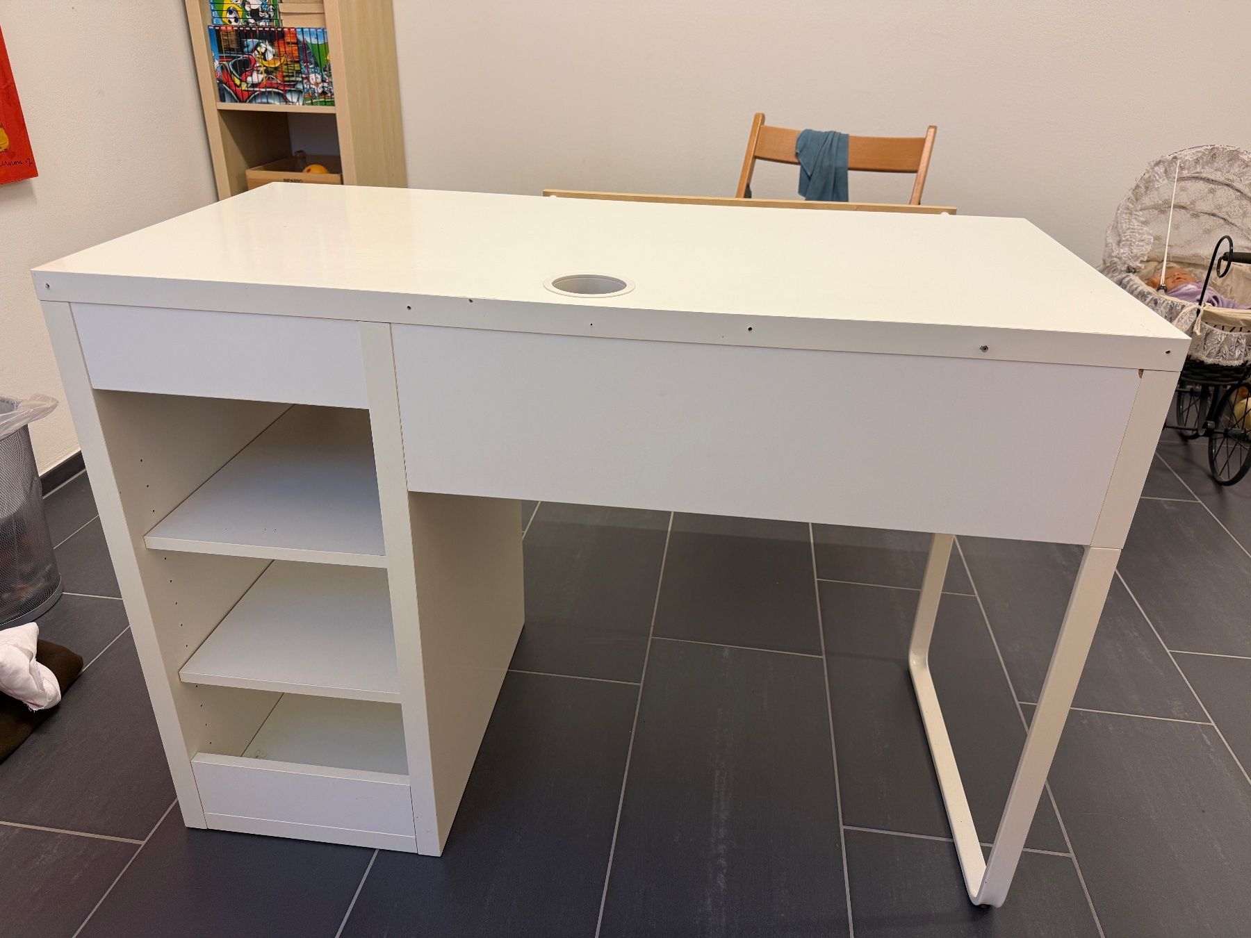 Ikea Scrivanie: Ikea Schreibtisch – Usato da Wiesendangen venduto da Fastwi 3