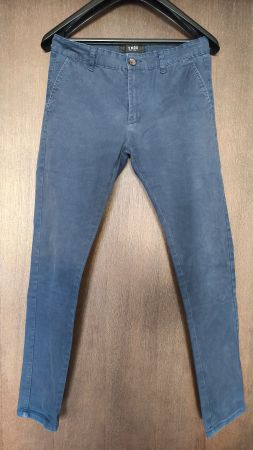 Dunkelblaue Hose, Smog. Größe 29