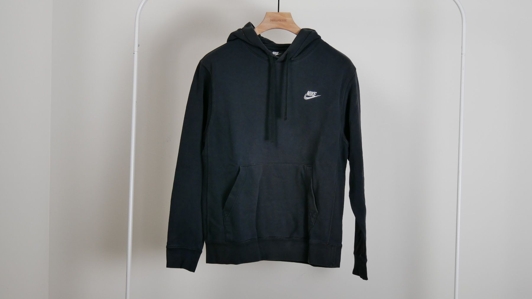 Nike Maglioni & Felpe: Nike Pullover schwarz Hoodie Kaputzenpullover Sweater – Usato da Zürich venduto da julia_vina