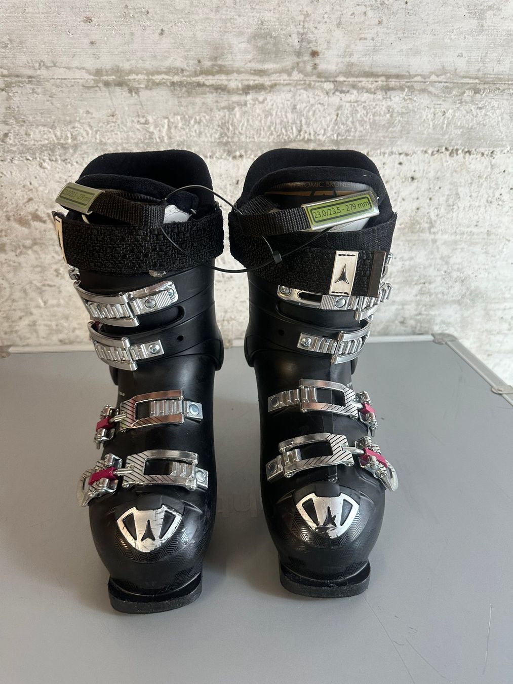 Atomic Scarpe da uomo: Atomic Skischuhe 23.5 / Gr. 37 Wie Neu – Usato da Emmenbrücke venduto da karkarkar 3