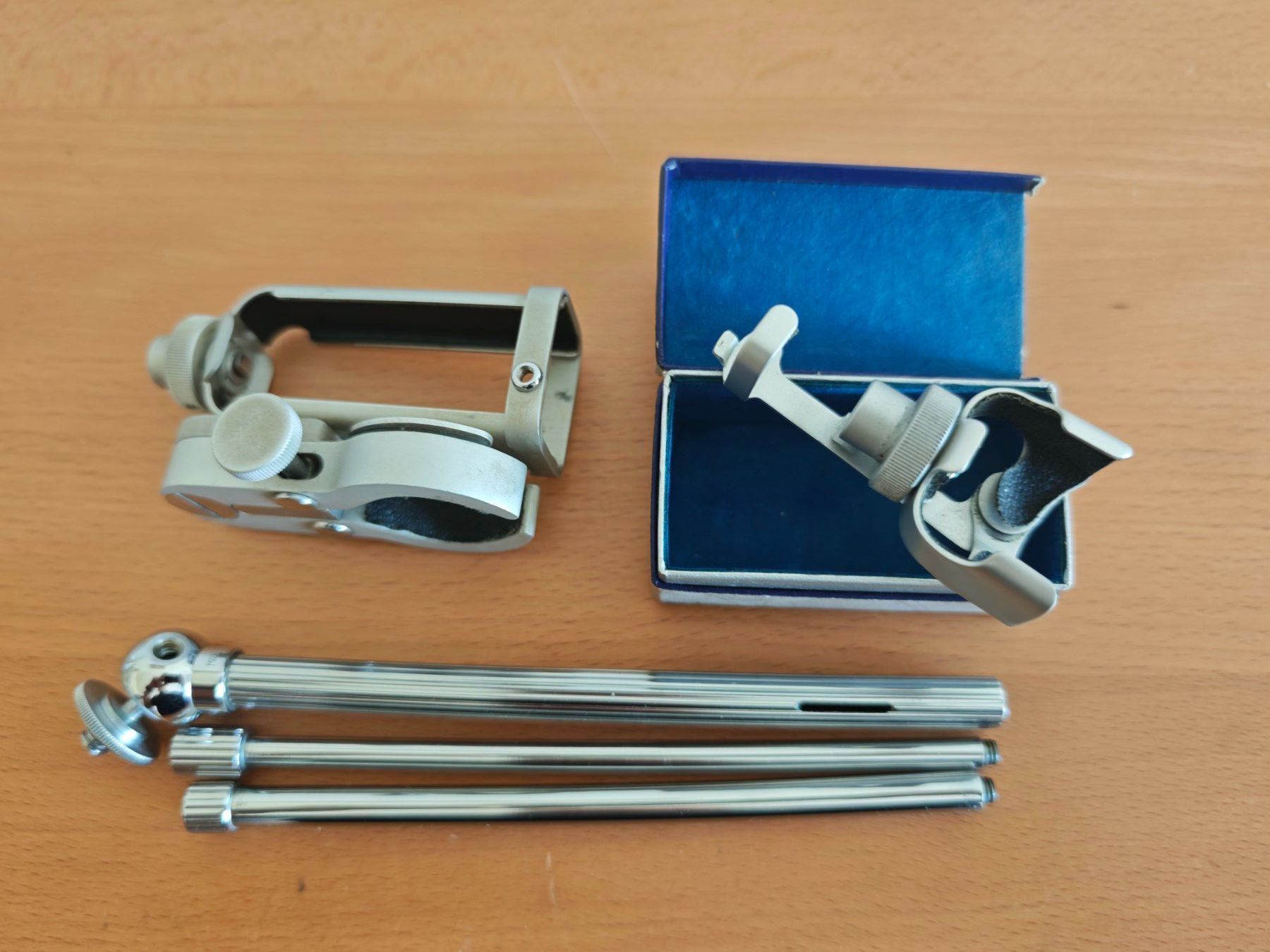 Minox Appareil photo: Minox Kamera Zubehör Tripod – D'occasion à Wienacht-Tobel par At8 1