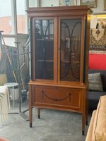Stilvolle Vintage Vitrine / Geschirrschrank
